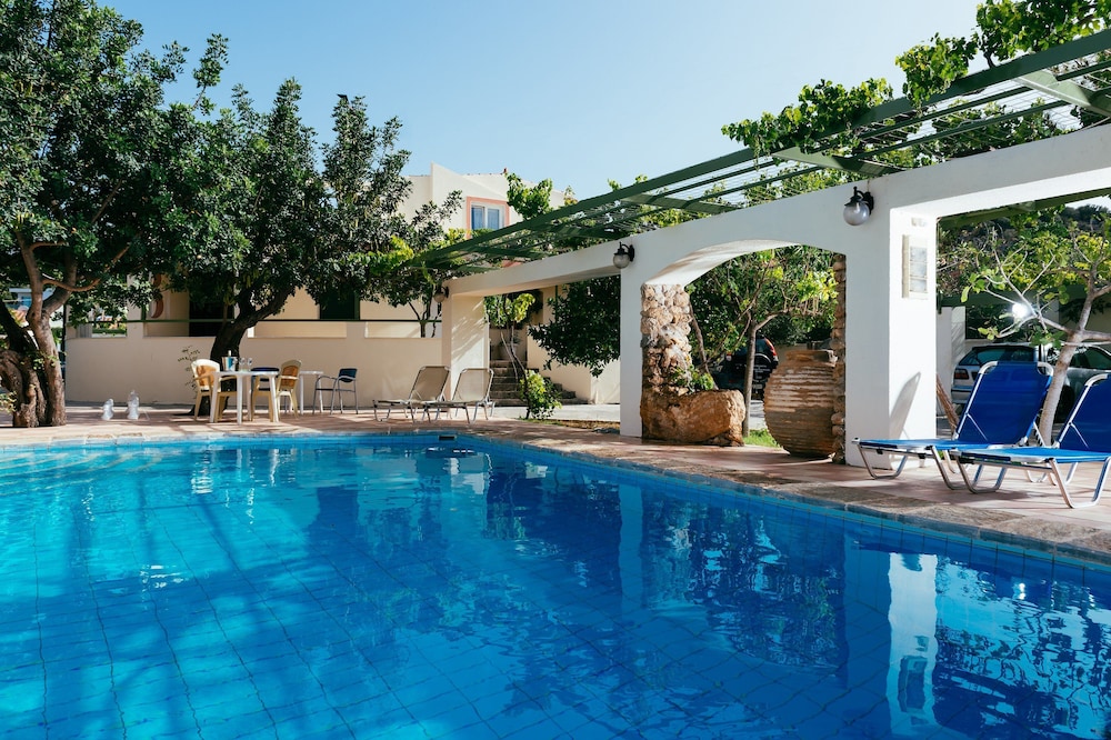 Ammoudara Beach Hotel Apartments 3/67
