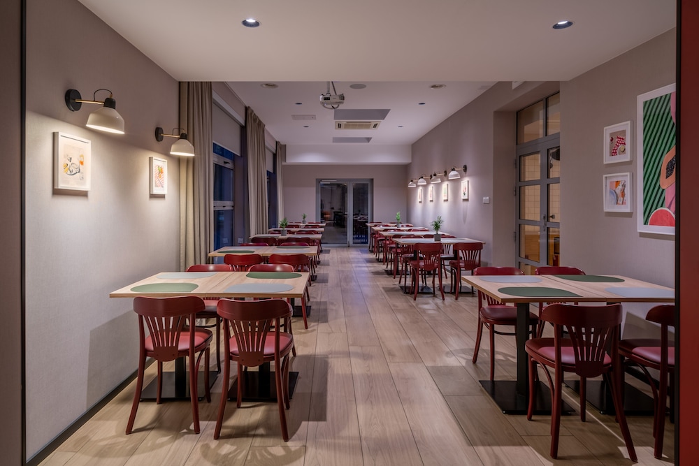 Hotel Antares 32/50