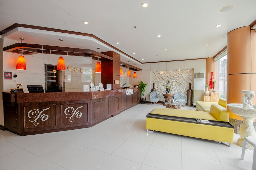 Fuente Oro Business Suites 8/68
