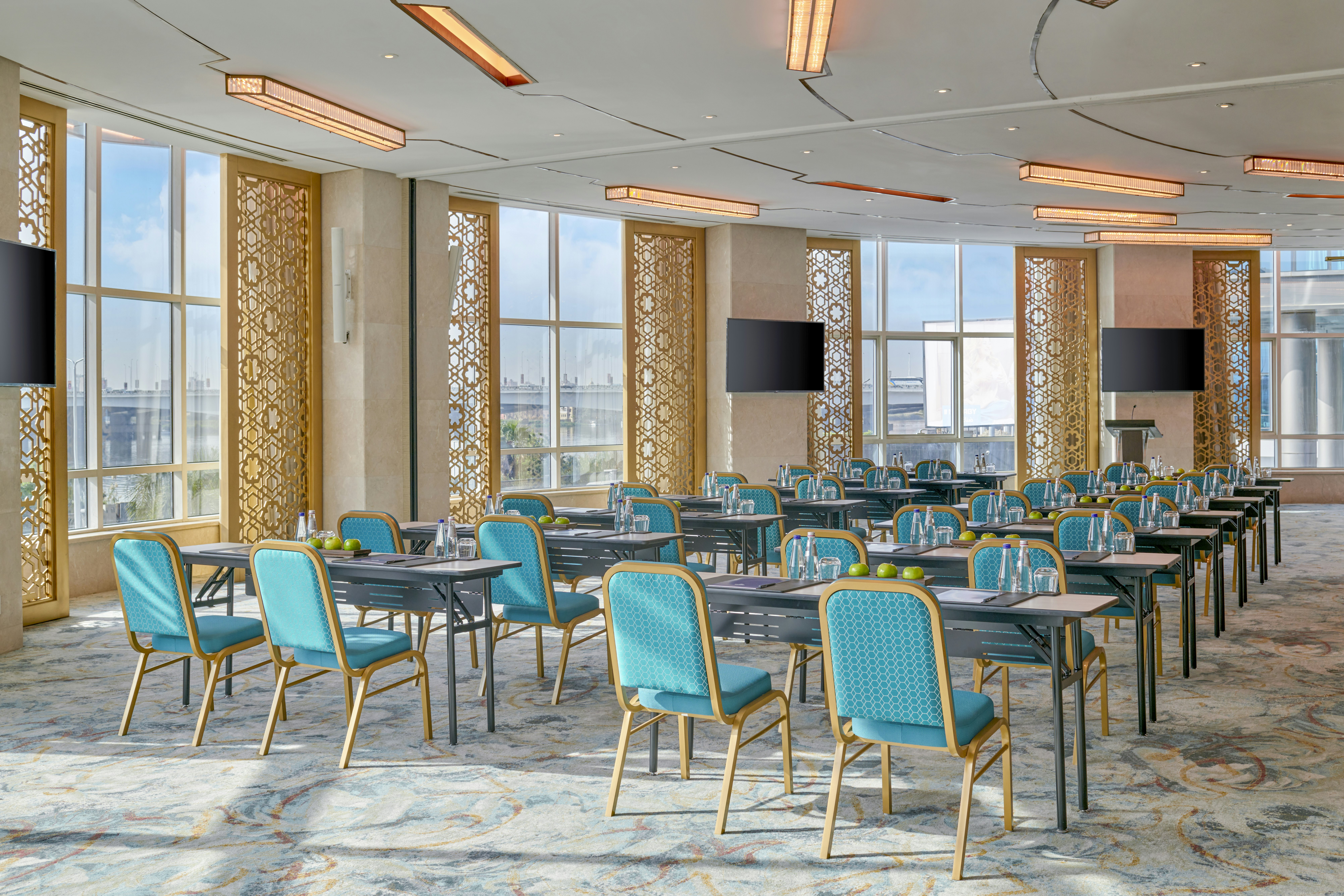 Hilton Cairo Nile Maadi 26/27