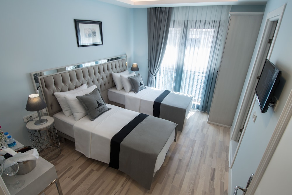 Primero Hotel 36/65