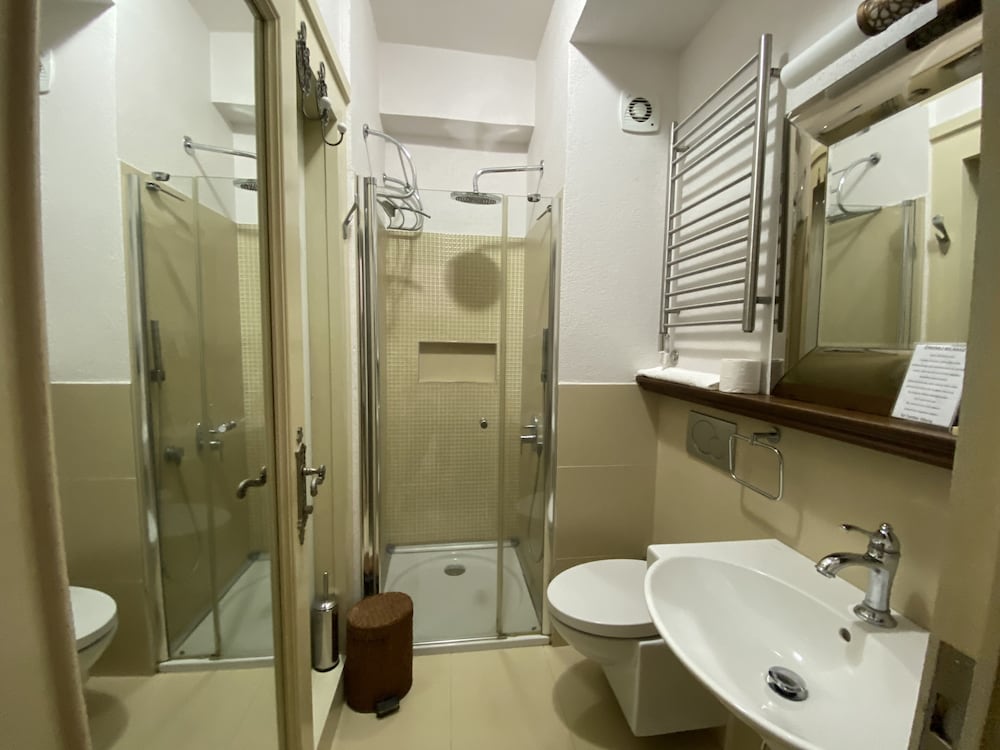 Nisi Hotel 61/63