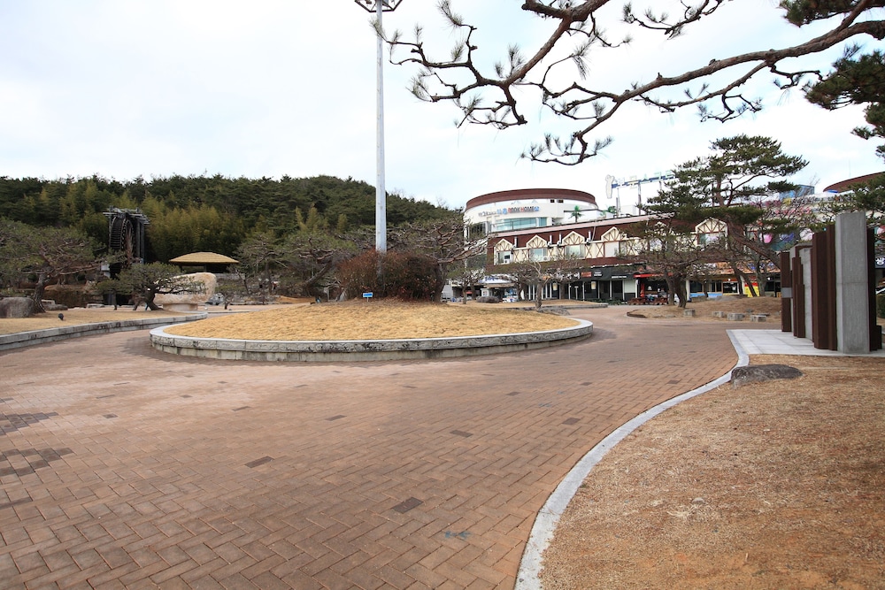 Book Home Gyeongju 56/60