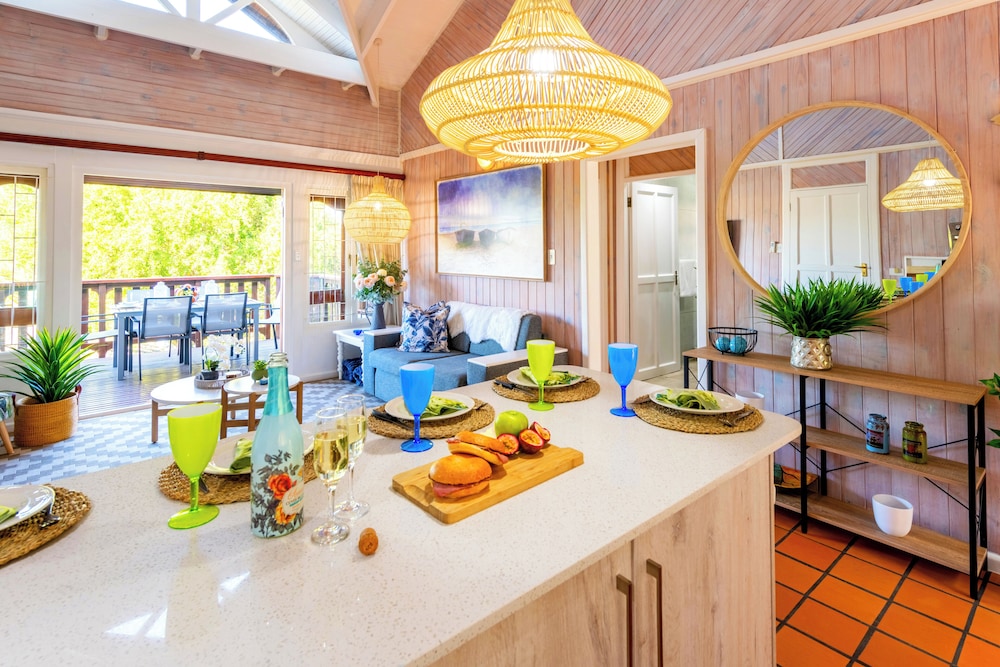 KNYSNA RIVER CLUB - KNYSNA 49/76