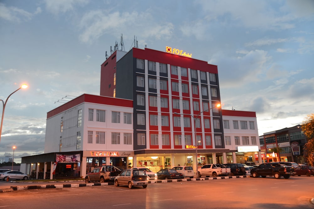 101 HOTEL BINTULU 1/28