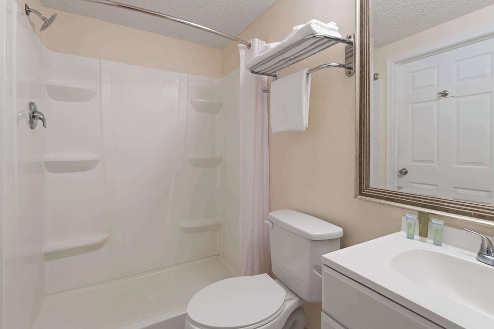 Wildwood Inn, a Travelodge by Wyndham 61/64