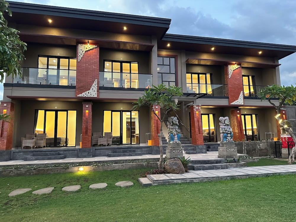 Puri Bali Lovina 2/50