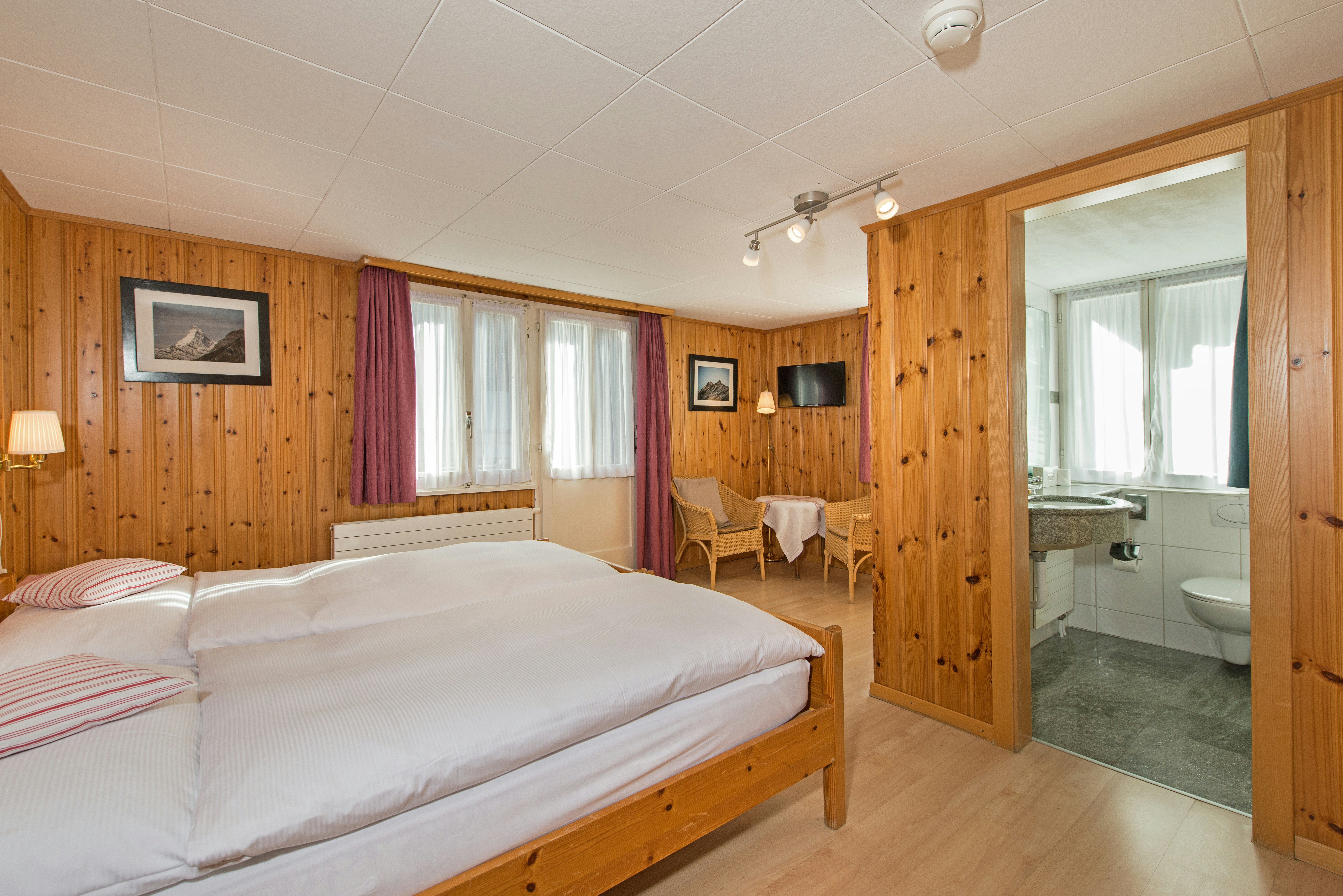 Hotel Alpina 8/25