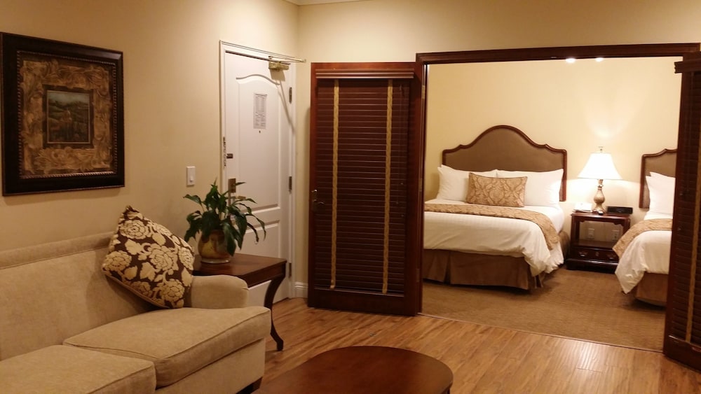 Best Western Plus Sunset Plaza Hotel 15/83