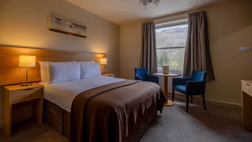Tarbet Hotel 9/58