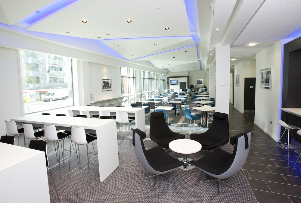 Holiday Inn Express Manchester City Centre Arena By IHG 46/63