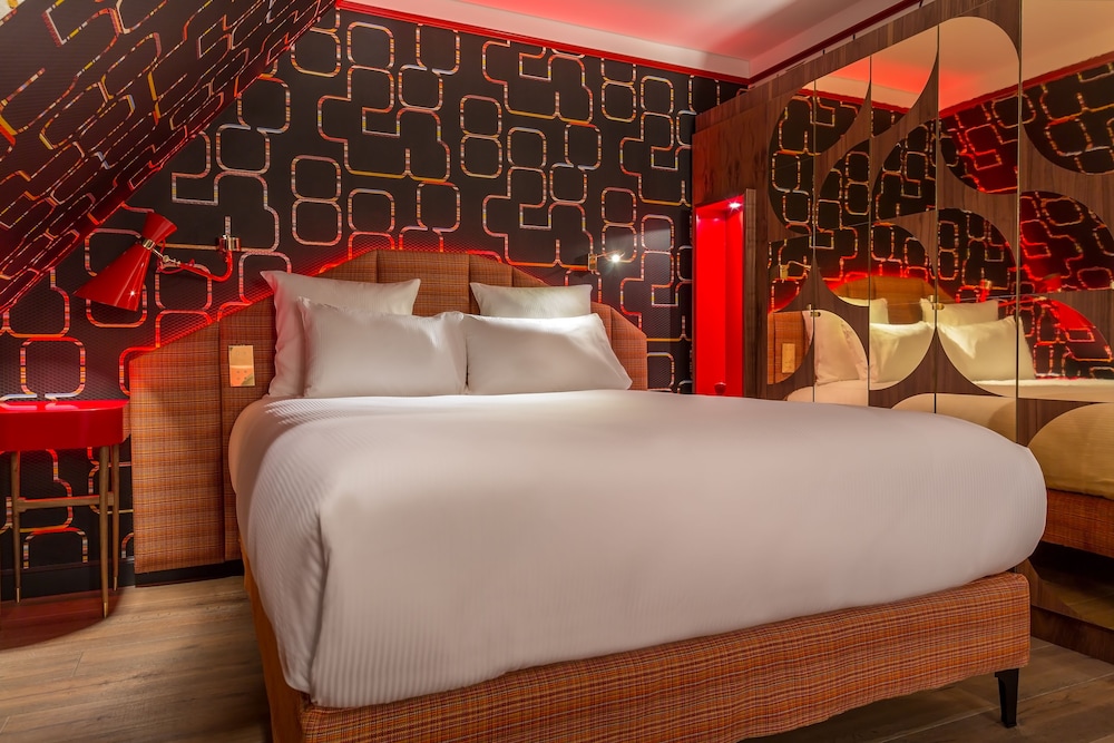Idol Hotel 6/47