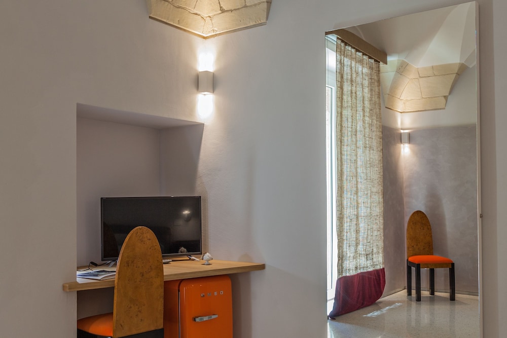 Dimora Storica Muratore Luxury Rooms 6/47