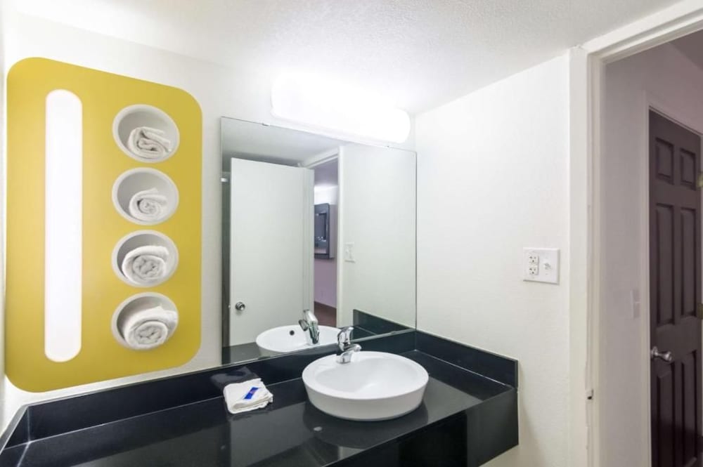 Motel6 Wichita Falls, TX - North 59/63