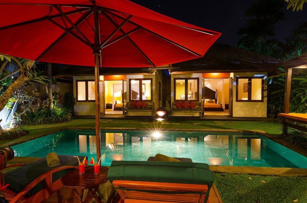 Imani Villas 44/46