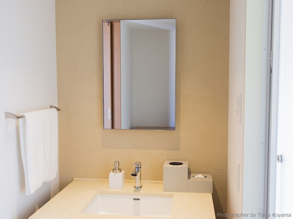 Compact, Double Bed، Hotel Strata Naha 7/8