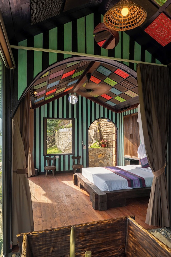 Sapana Mountain Retreat 20/50