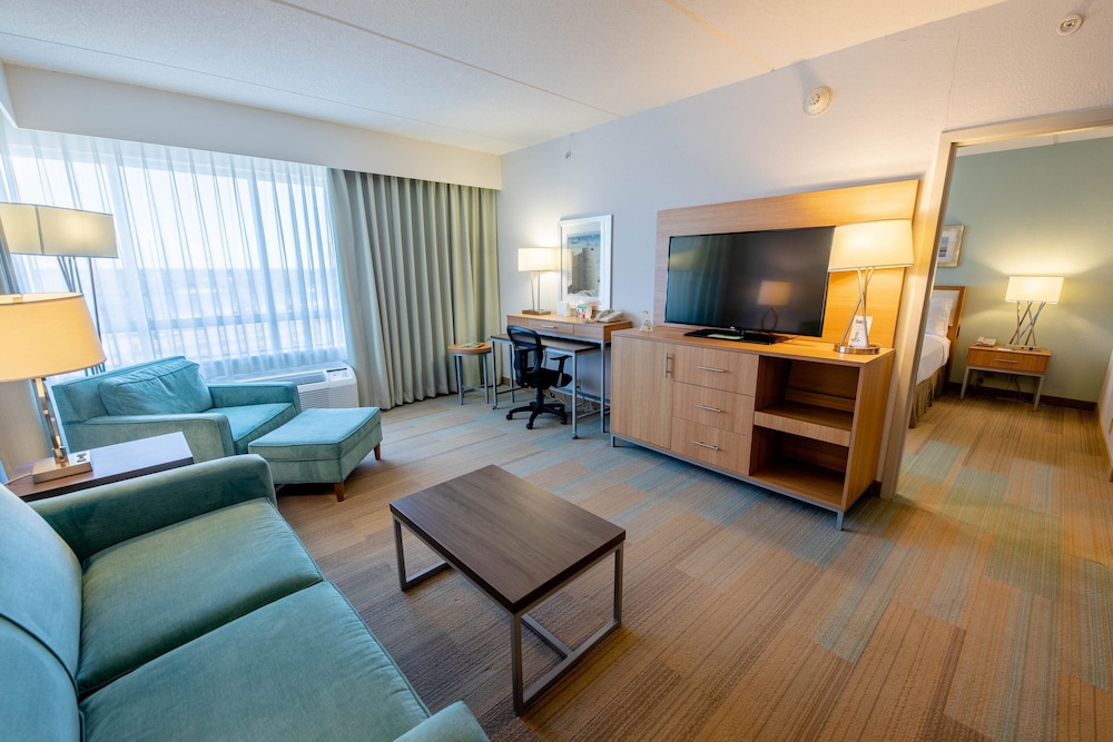 Holiday Inn Manahawkin/Long Beach Island 44/73