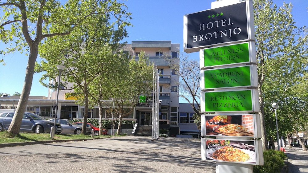 Hotel Brotnjo 61/67