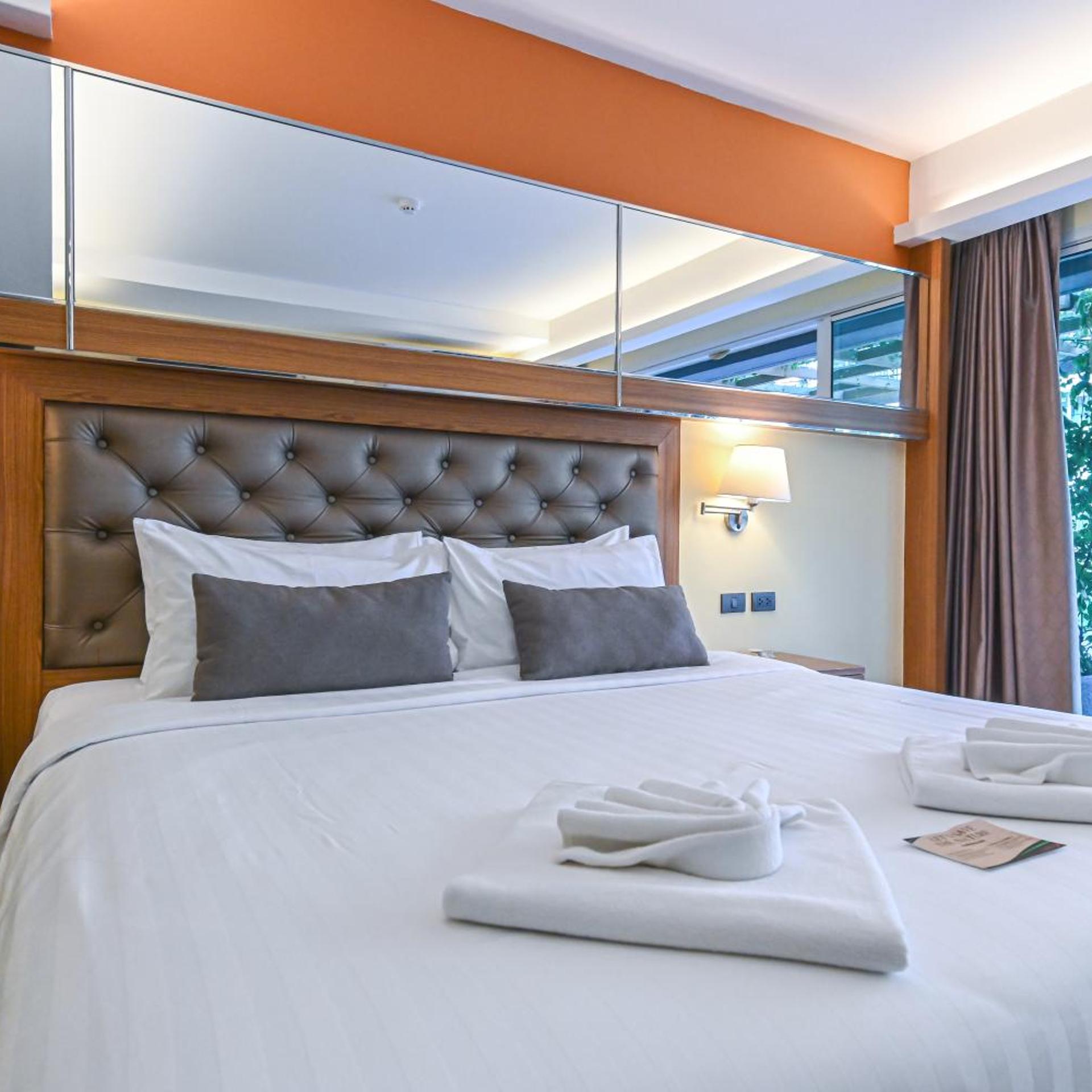 Golden Sea Hua Hin Hotel 24/65
