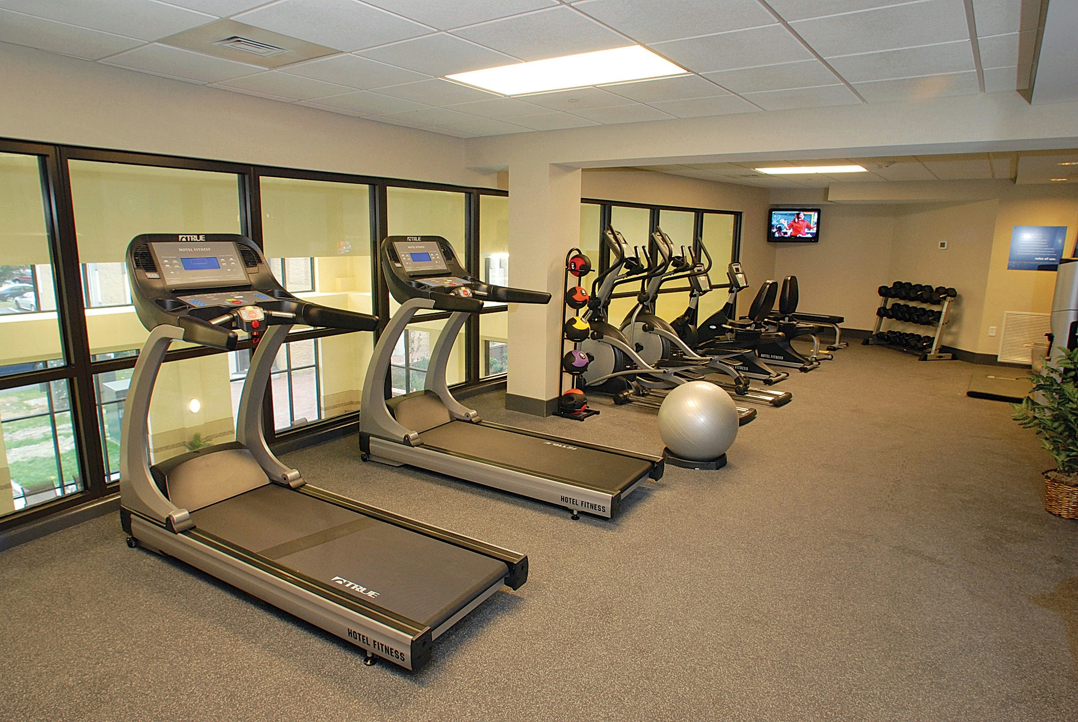 Hampton Inn Suites Chesapeake Battlefield Boulevard 7/23