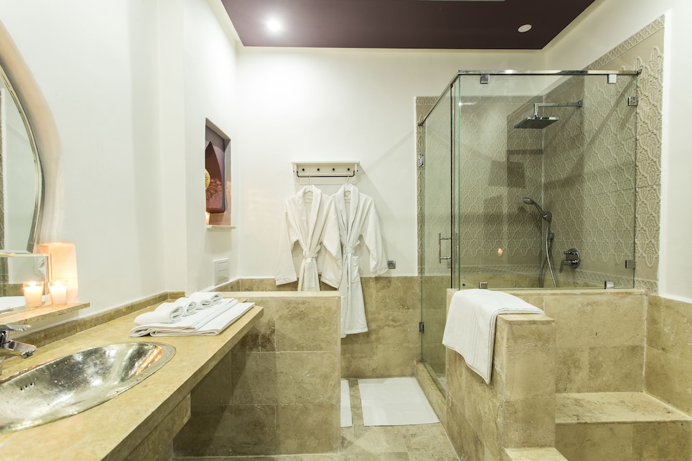 The Bird Exclusive Guest House & Spa 48/50