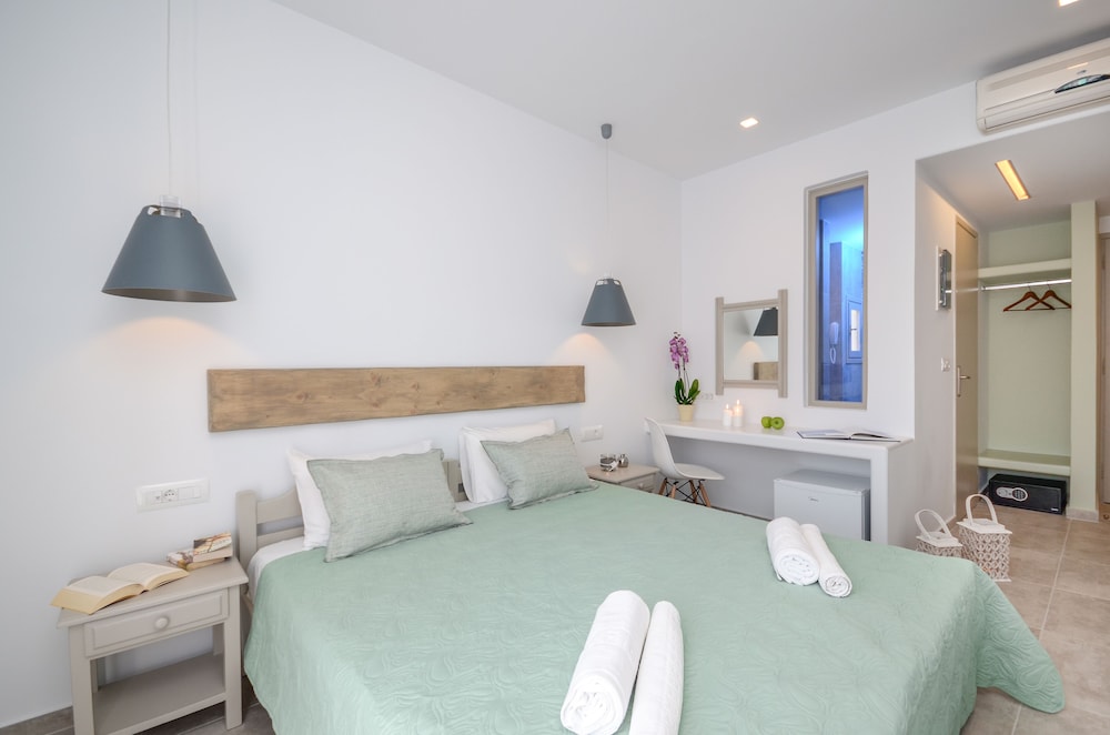DOUBLE ROOM SUPERIOR