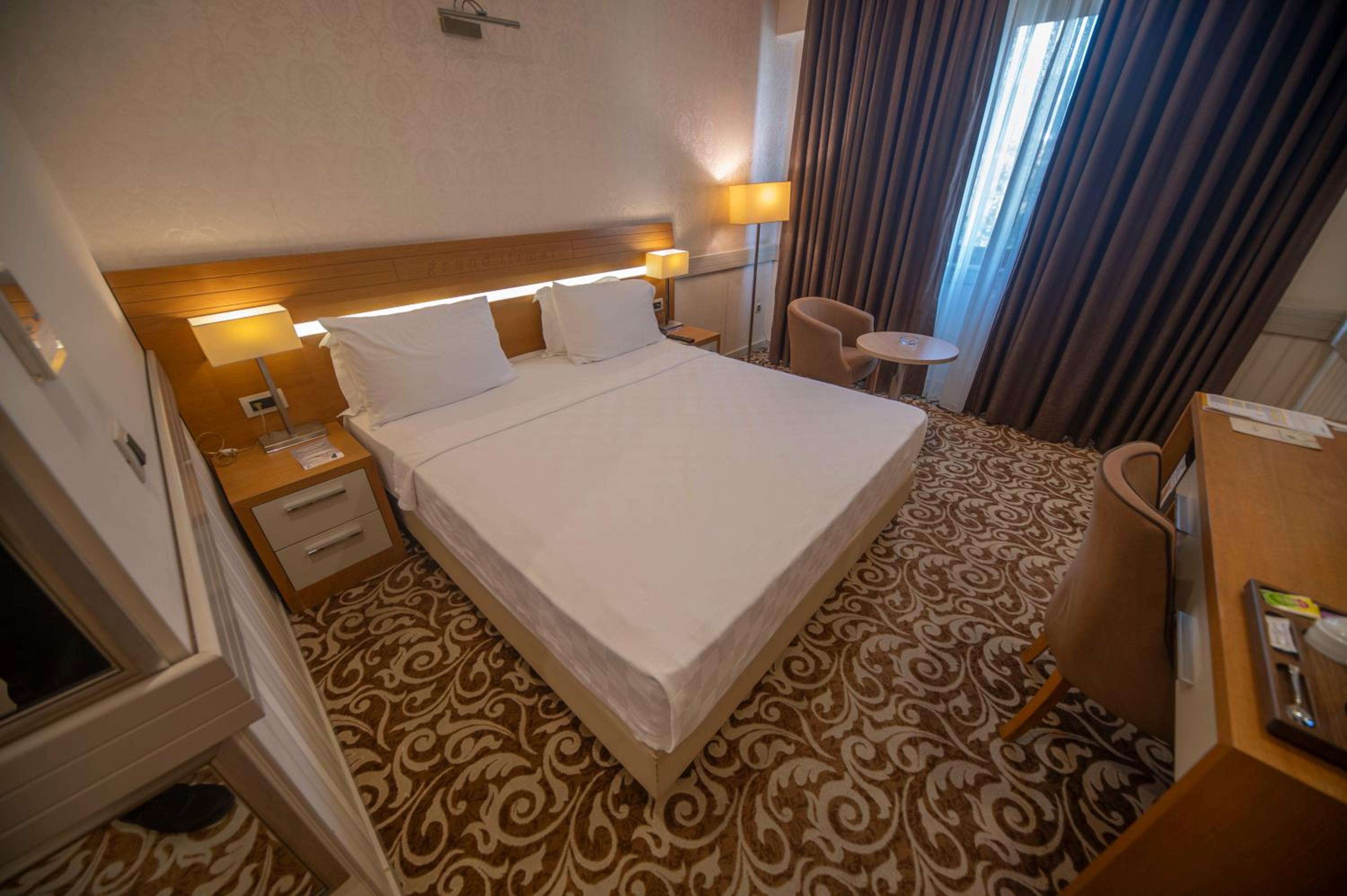 Deluxe, Double Bed