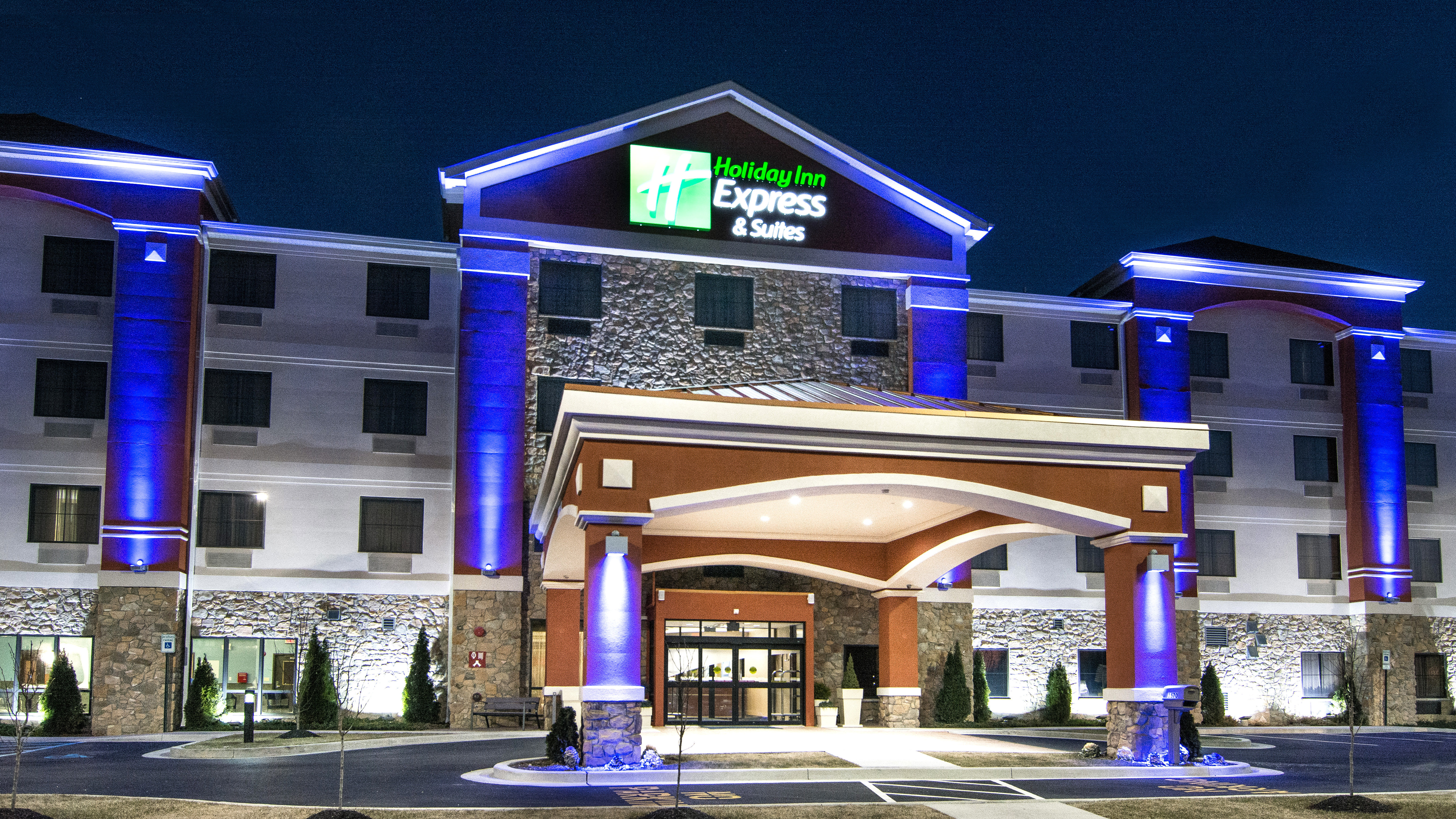 Holiday Inn Express Suites Elkton University Area 1/19