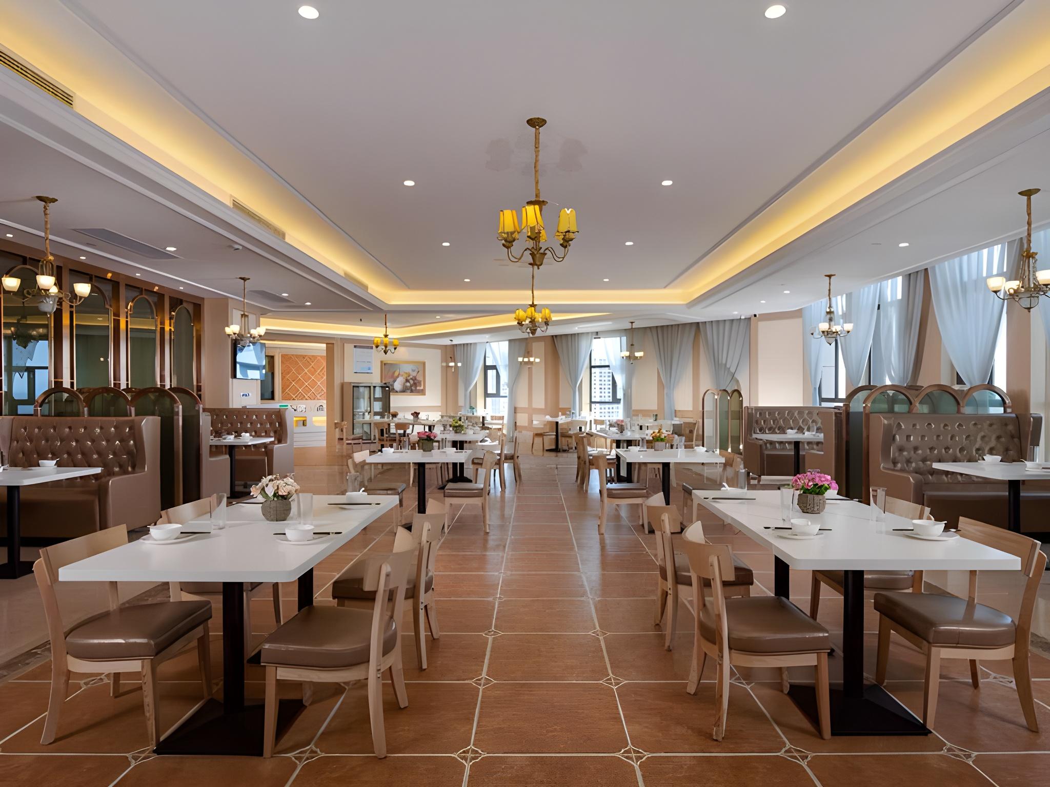 Vienna International Hotel (Lanzhou Zhongchuan Airport Flagship) 37/42
