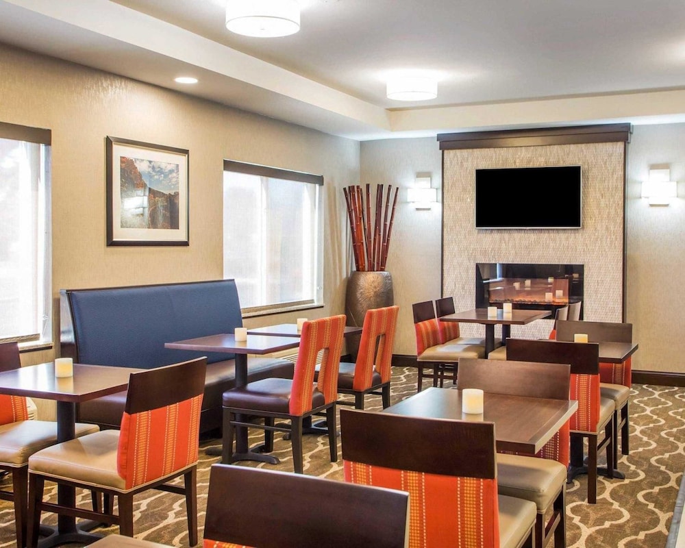 Comfort Suites Columbus West- Hilliard 43/46