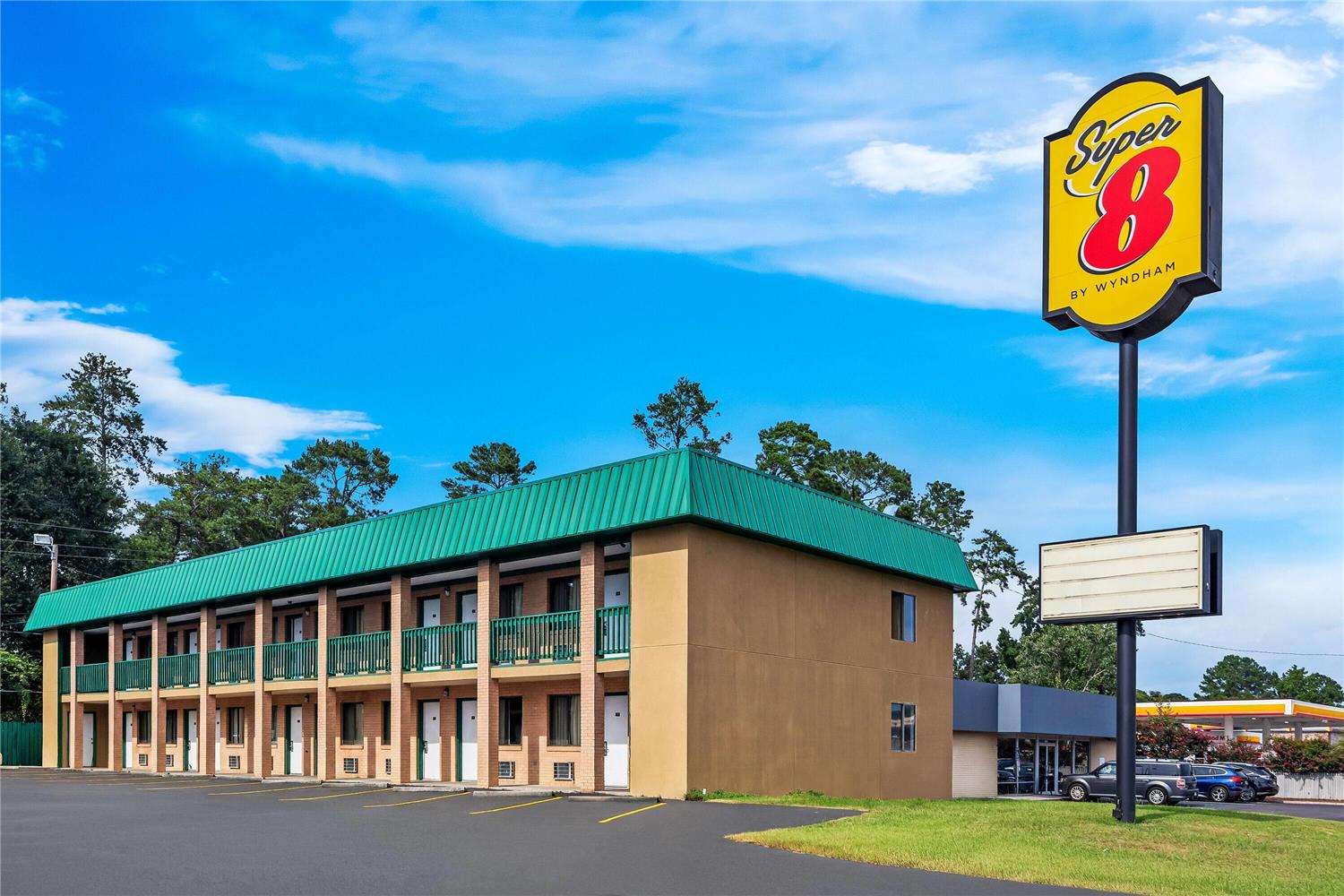 Super 8 by Wyndham Columbia SC / Ft. Jackson 3/14