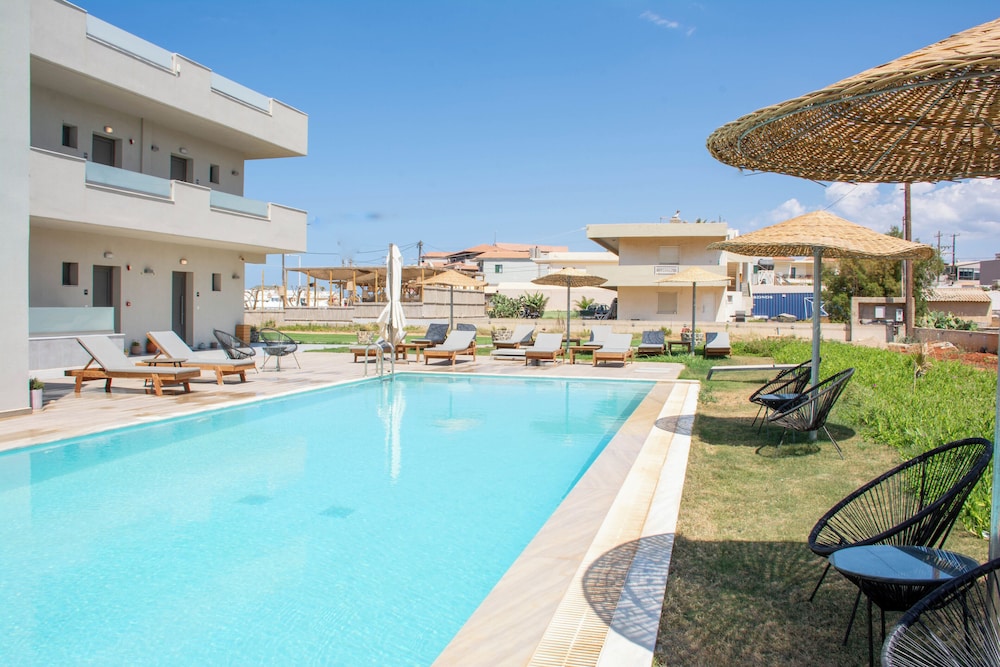 Ebenus Suites (Adults Only) by Checkin 39/41