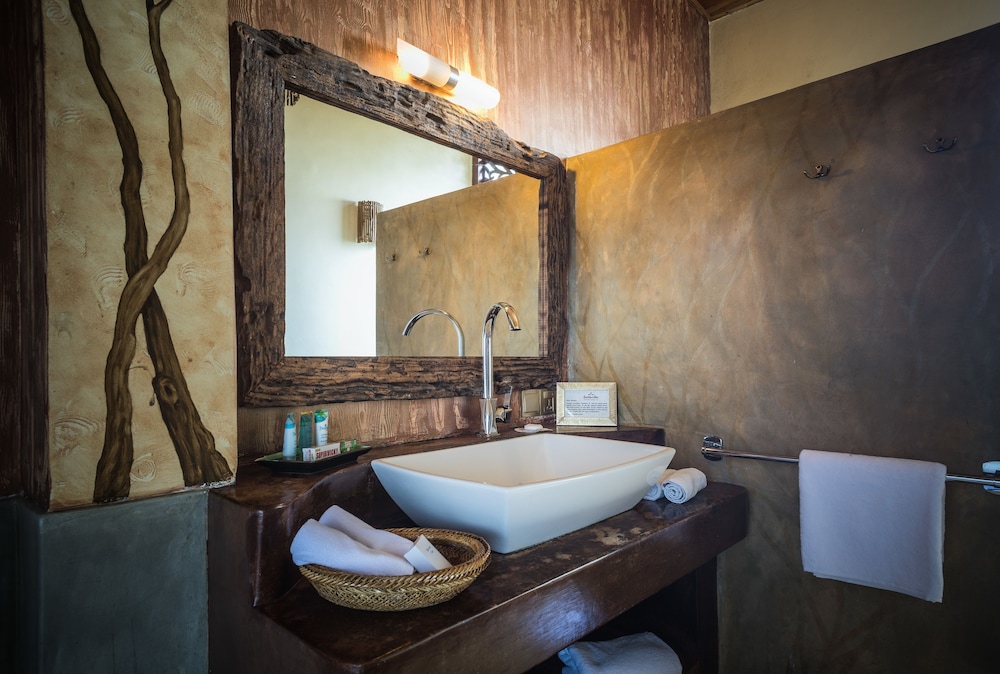Galavilla Boutique Hotel & Spa 68/71