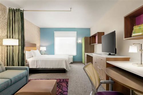 Studio, King Bed, Accessible