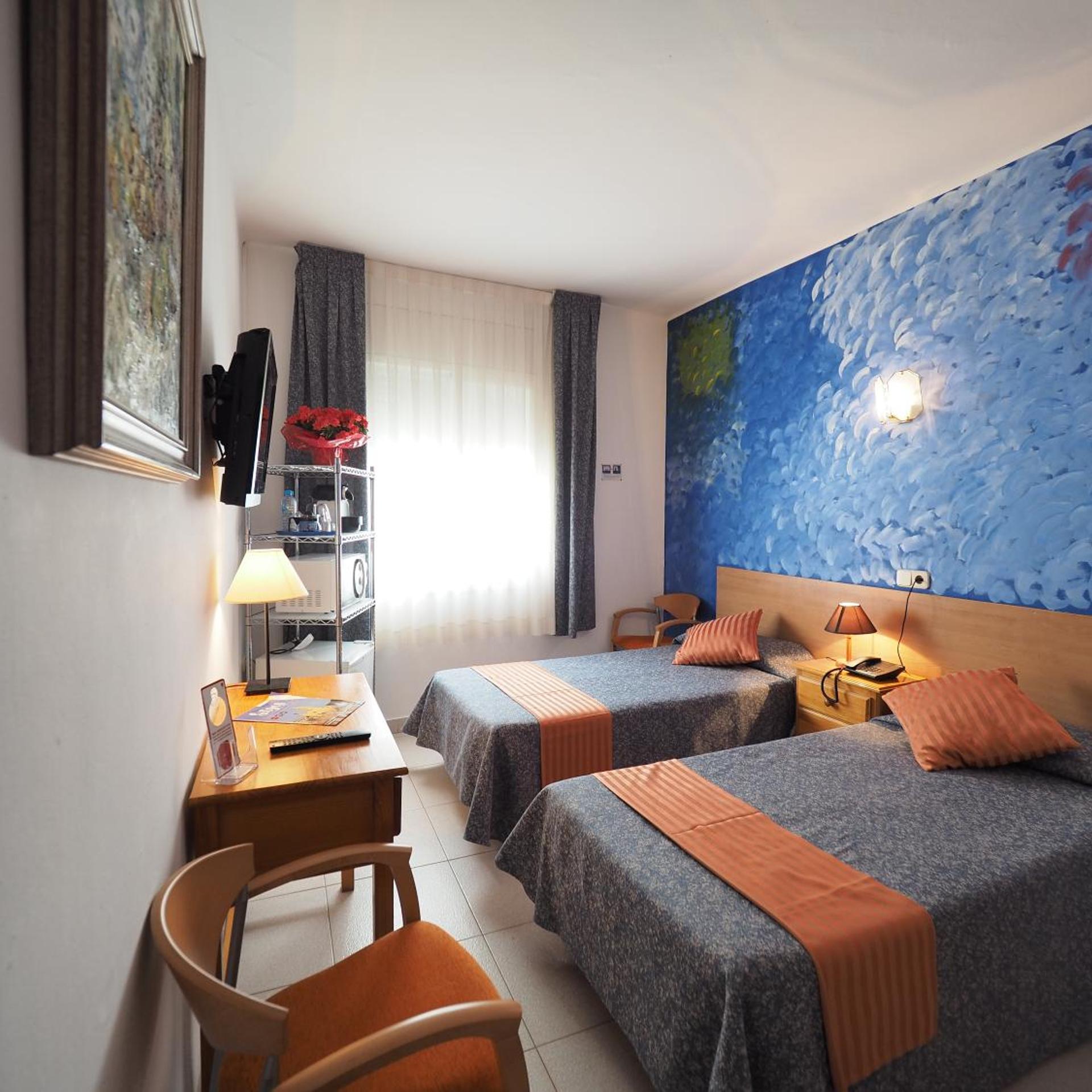 Room, Double or Twin Bed, Street View