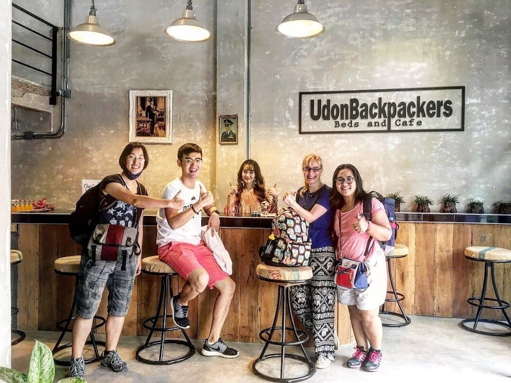 Udonbackpackers Beds And Cafe 10/33