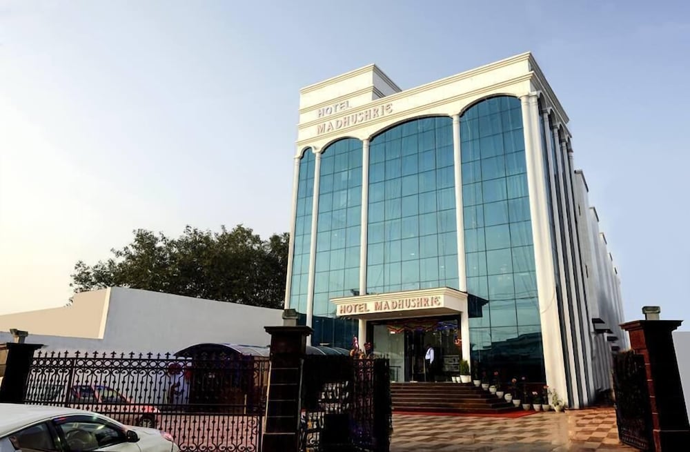 Hotel Madhushrie 1/50