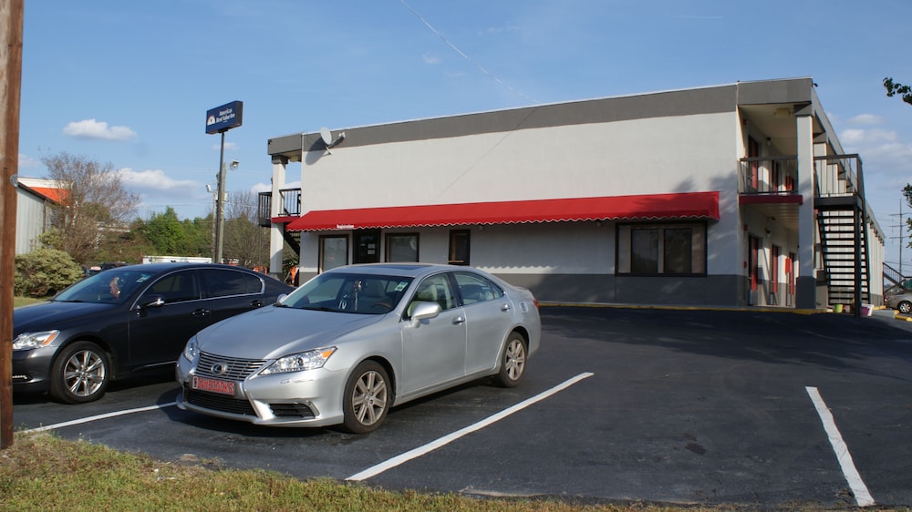 Americas Best Value Inn Ft Jackson 24/32
