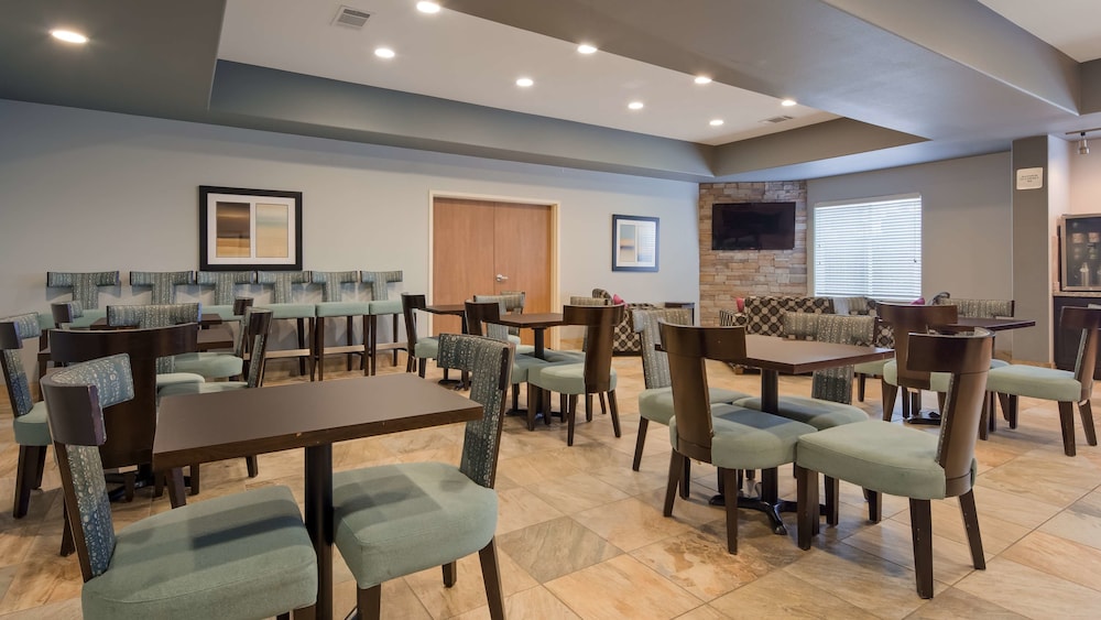 Best Western Plus Sand Bass Inn & Suites 39/52