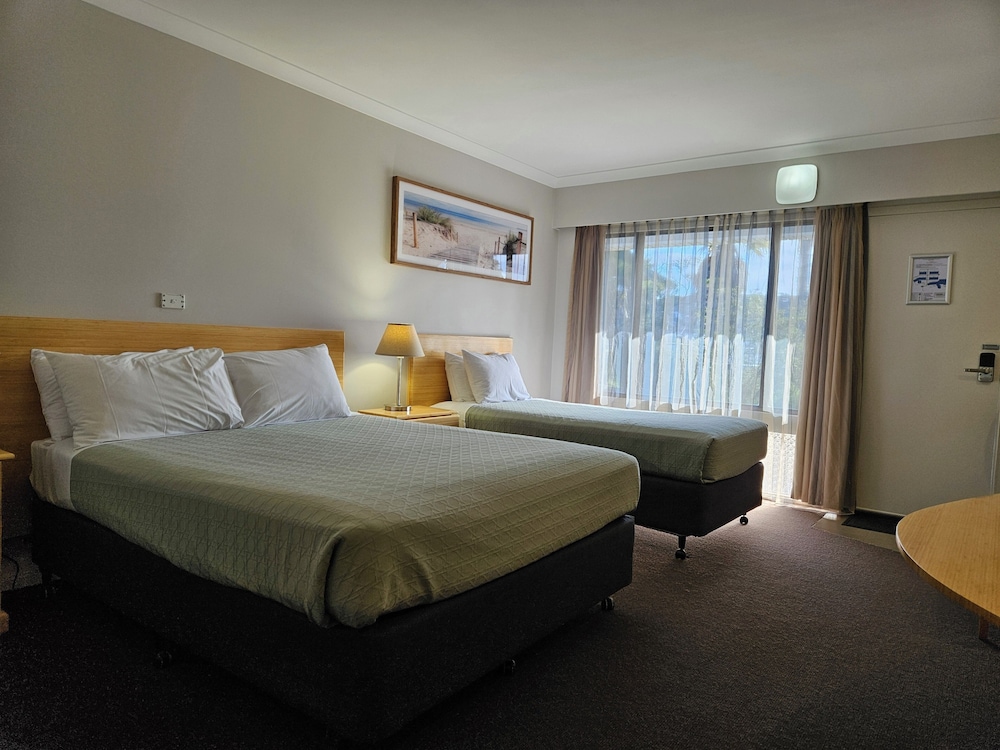 Deluxe, Twin Beds