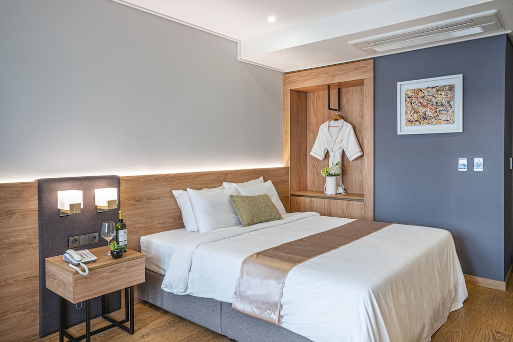 Embledon Hotel 15/72