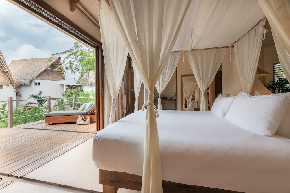 MASTER, SUITE, JUNGLE SIDE