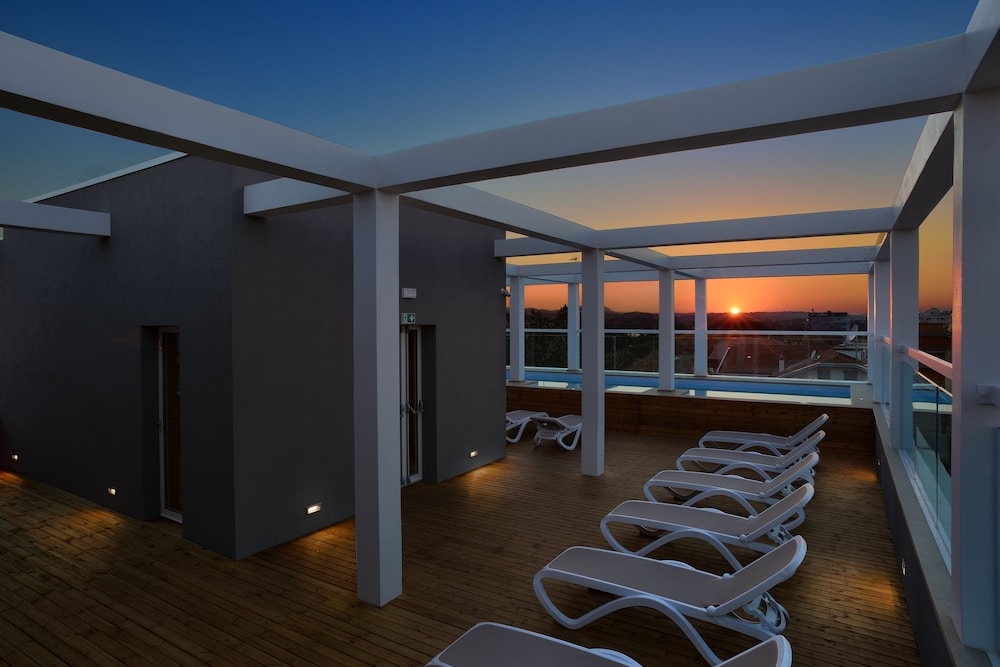 Embassy Hotel & Spa 17/43