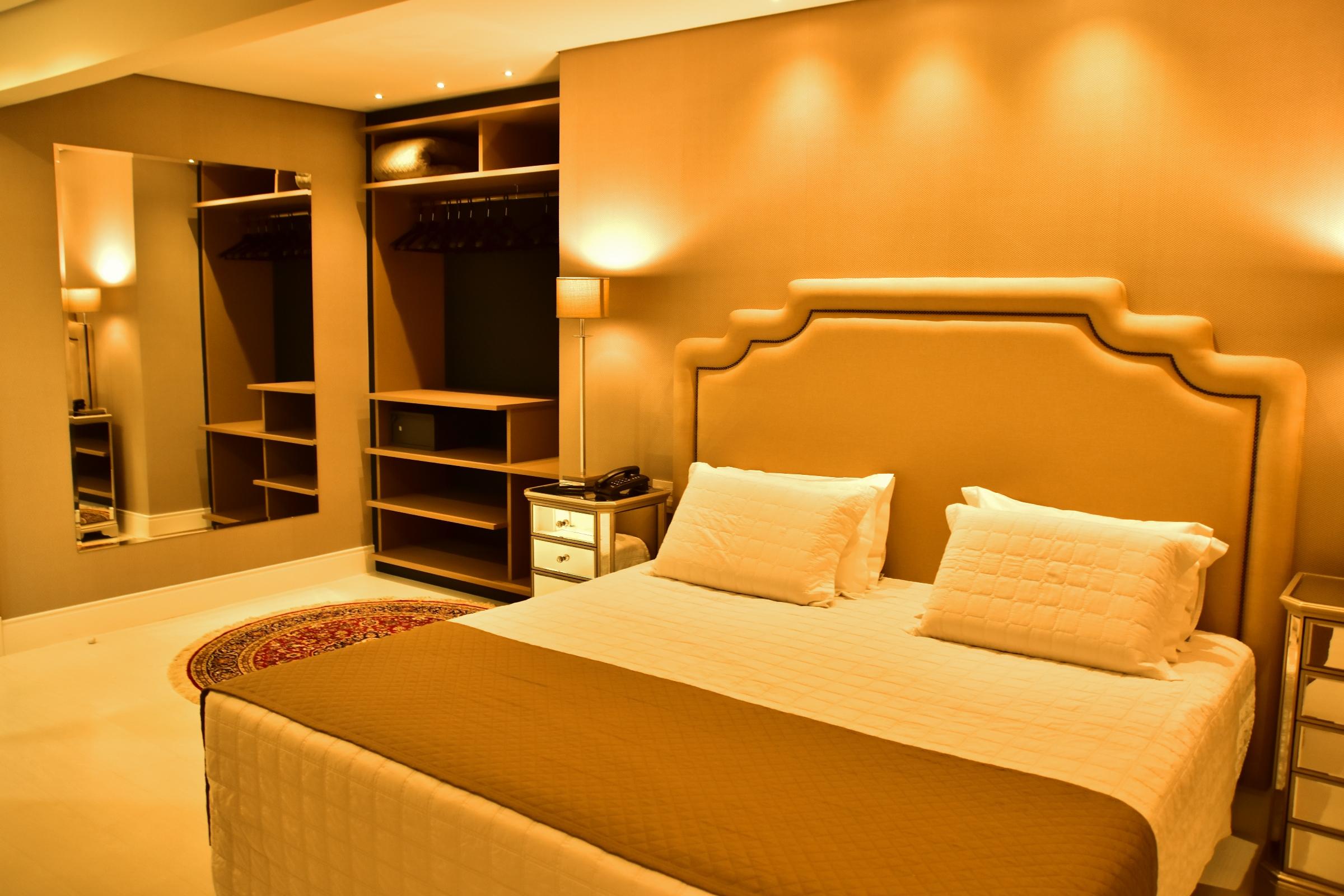 Master, Suite