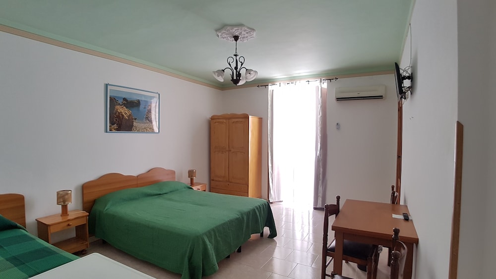 TOWER, CLASSIC, STUDIO, KITCHEN