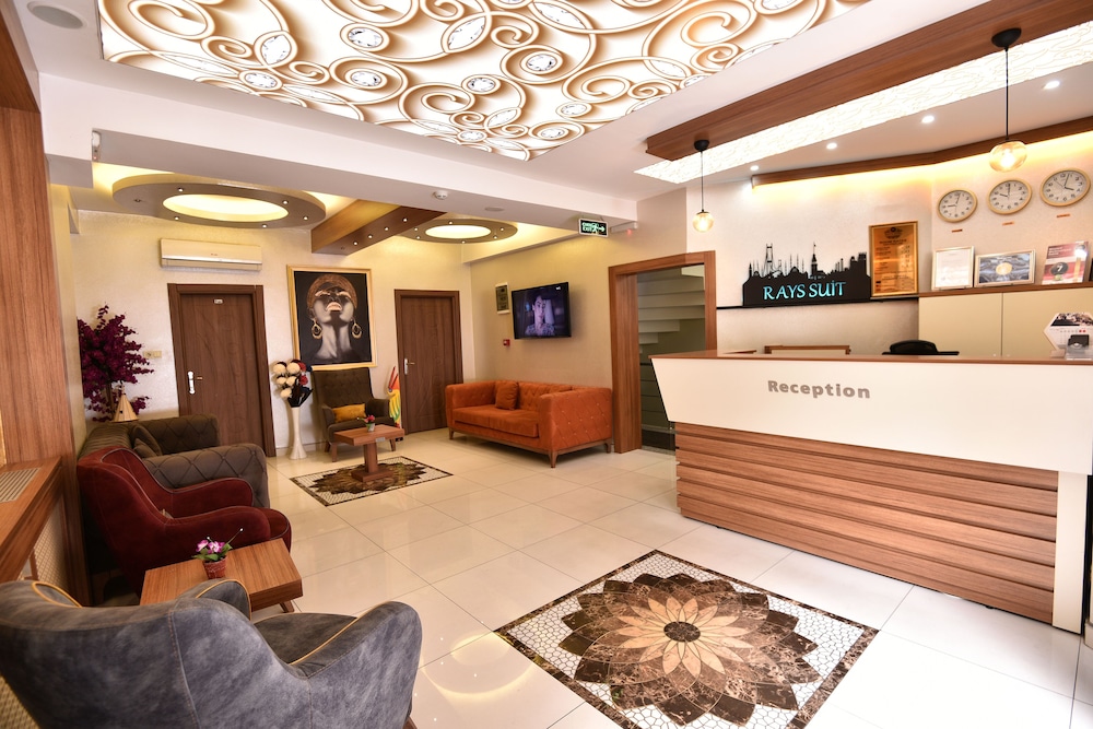 Rays Hotel 3/54