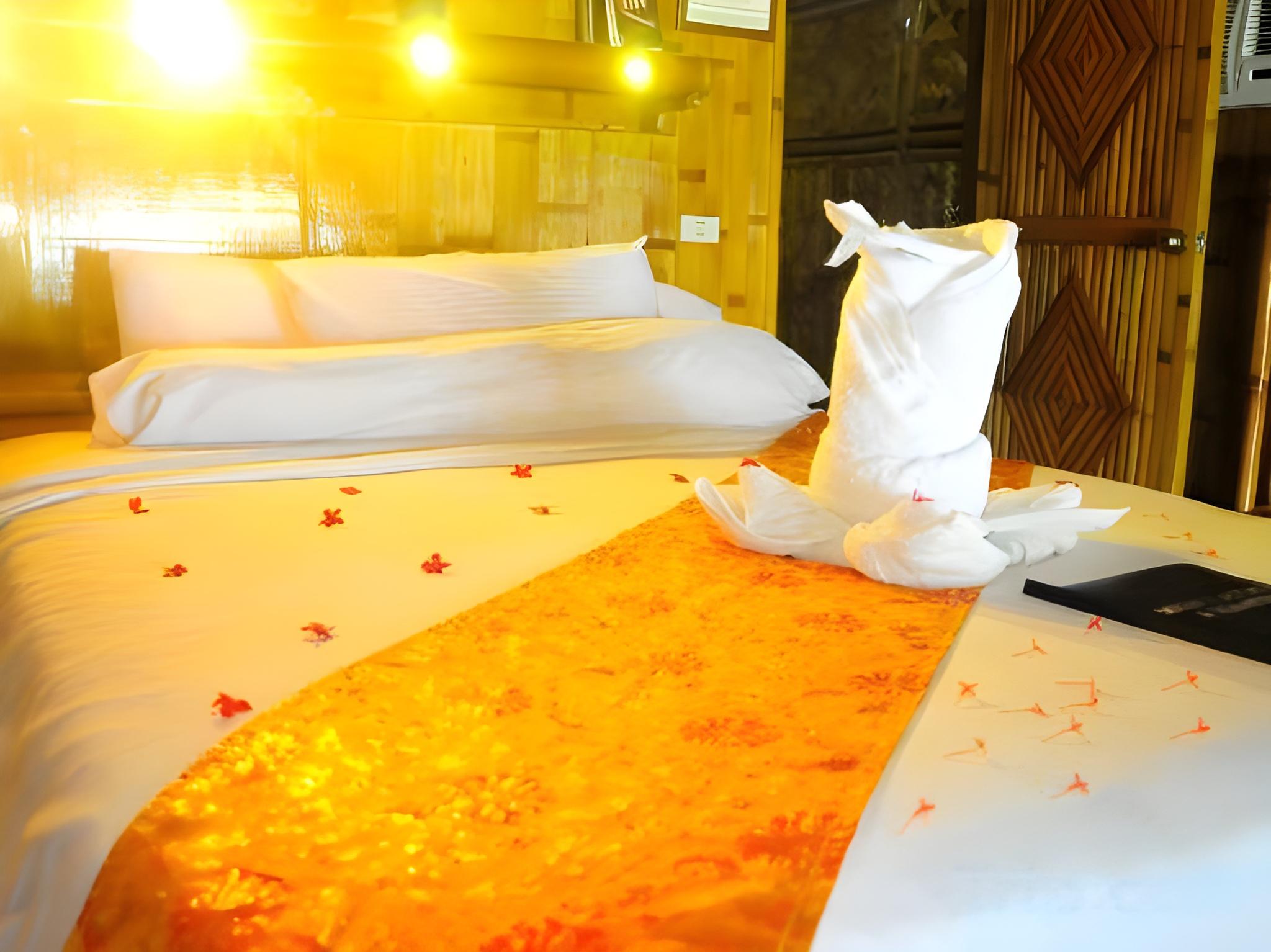Beach, Suite, King Bed