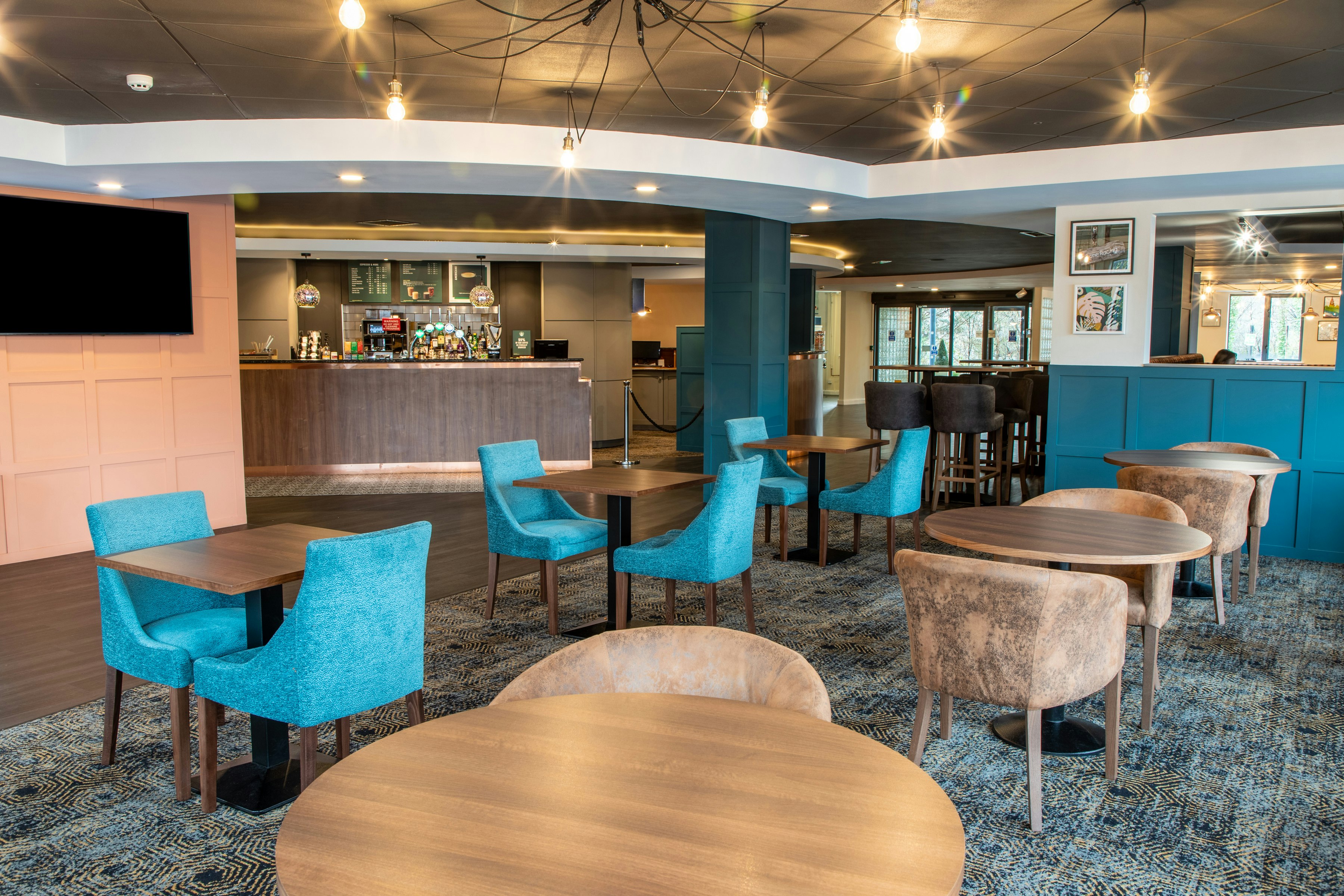 Knowsley Inn and Lounge 25/34
