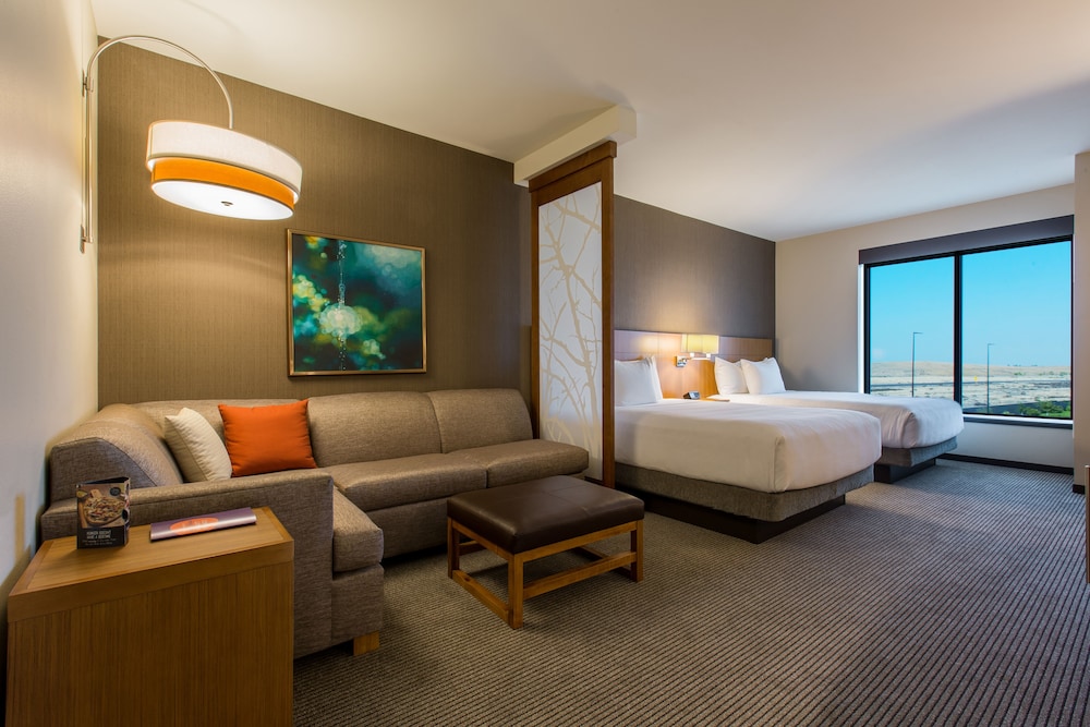 Hyatt Place Delano 17/55